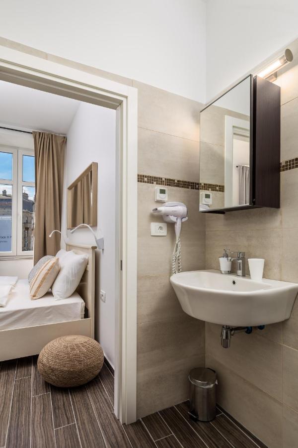 Apartments Harbour View ริเยกา ภายนอก รูปภาพ